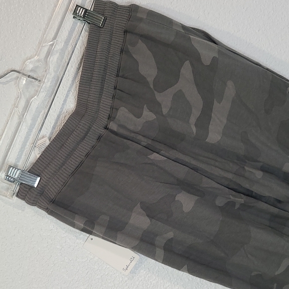 NWT Splendid gray camo jogger sweats small - Picture 9 of 9